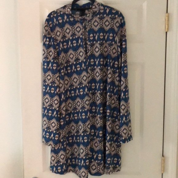 Cute patterned dress! - Picture 2 of 4
